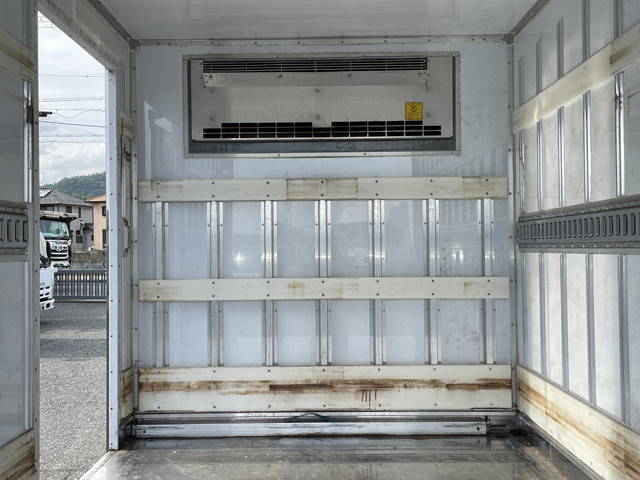 いすゞエルフ冷凍車（冷蔵車）小型（2t・3t）[写真15]