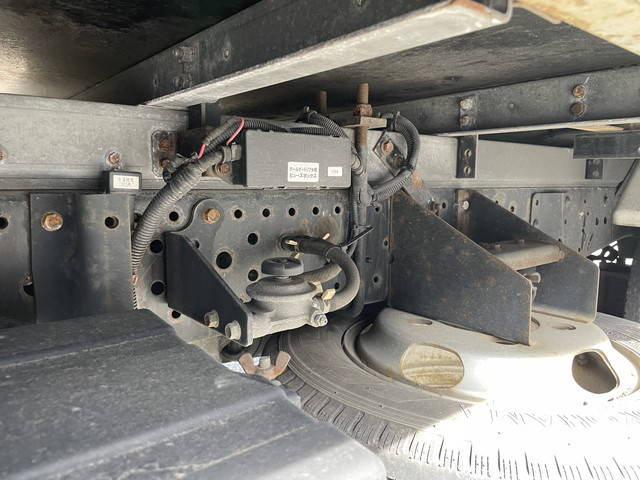 いすゞエルフ冷凍車（冷蔵車）小型（2t・3t）[写真24]