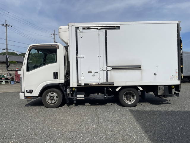 いすゞエルフ冷凍車（冷蔵車）小型（2t・3t）[写真03]