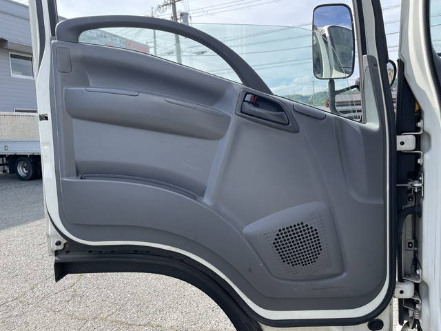 いすゞエルフ冷凍車（冷蔵車）小型（2t・3t）[写真30]