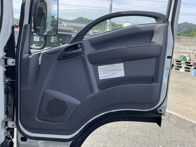 いすゞエルフ冷凍車（冷蔵車）小型（2t・3t）[写真31]