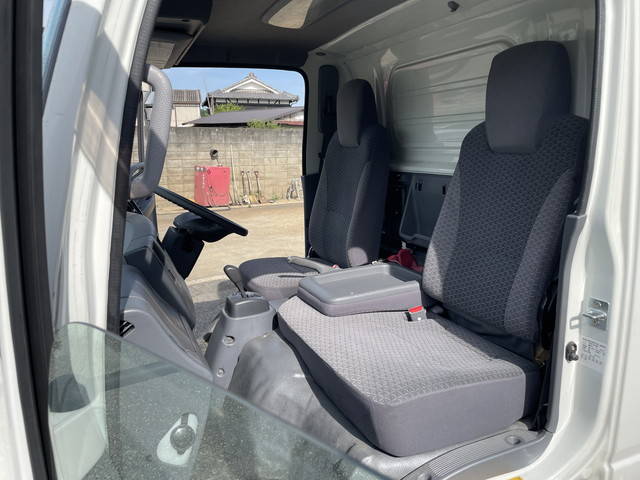 いすゞエルフ冷凍車（冷蔵車）小型（2t・3t）[写真33]