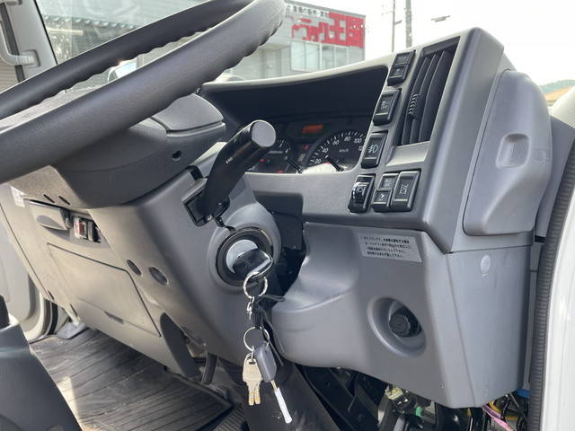 いすゞエルフ冷凍車（冷蔵車）小型（2t・3t）[写真34]