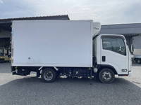 いすゞエルフ冷凍車（冷蔵車）小型（2t・3t）[写真06]