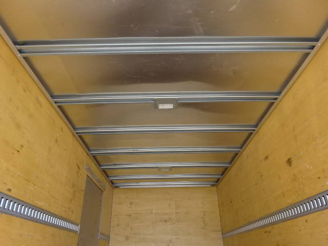 いすゞエルフアルミバン小型（2t・3t）[写真17]