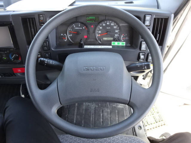 いすゞエルフアルミバン小型（2t・3t）[写真31]