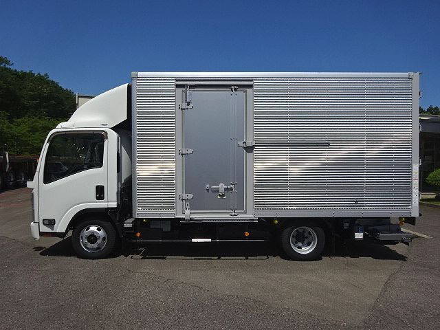 いすゞエルフアルミバン小型（2t・3t）[写真06]