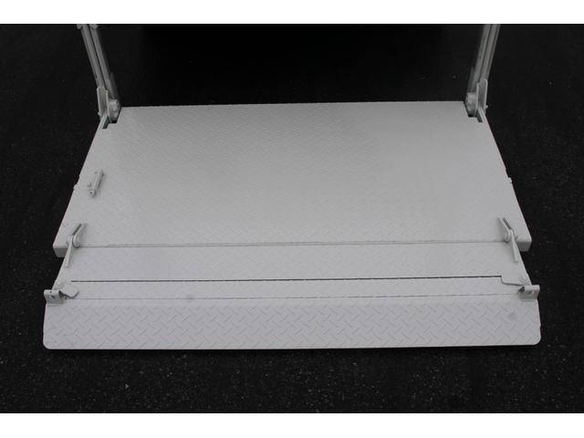 いすゞエルフ平ボディ小型（2t・3t）[写真13]