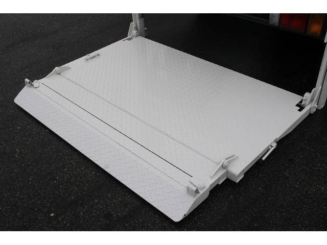 いすゞエルフ平ボディ小型（2t・3t）[写真14]