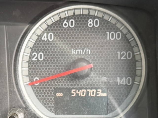 いすゞギガアルミウイング大型（10t）[写真10]