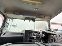 いすゞギガアルミウイング大型（10t）[写真12]