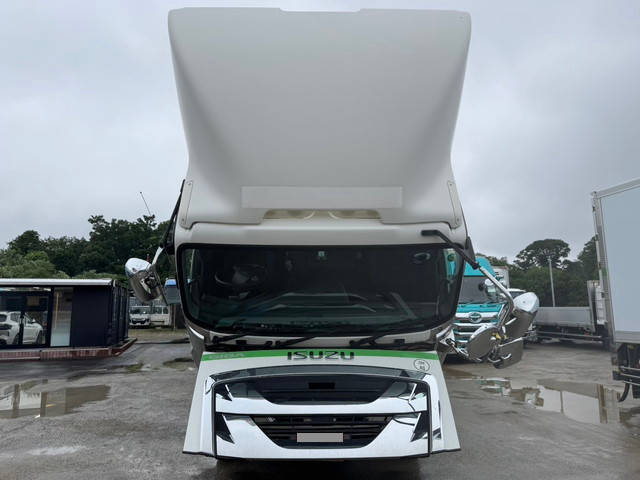 いすゞギガアルミウイング大型（10t）[写真15]