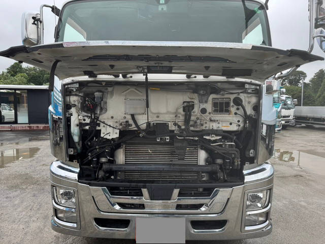 いすゞギガアルミウイング大型（10t）[写真16]