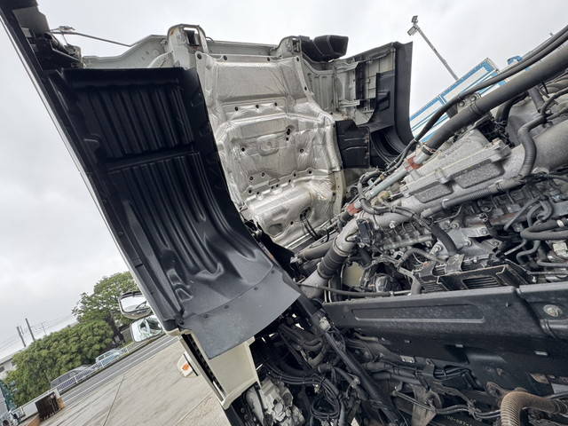 いすゞギガアルミウイング大型（10t）[写真21]