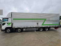 いすゞギガアルミウイング大型（10t）[写真09]