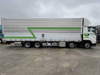 いすゞギガアルミウイング大型（10t）[写真10]