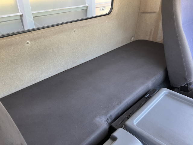 三菱ふそうファイターアルミウイング中型（4t）[写真28]