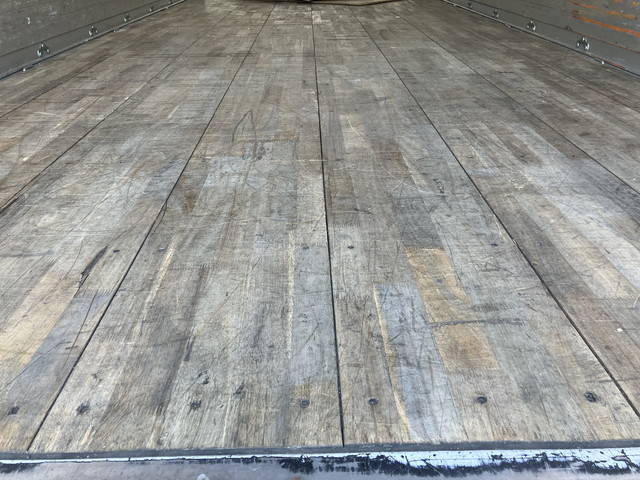 三菱ふそうファイターアルミウイング中型（4t）[写真08]