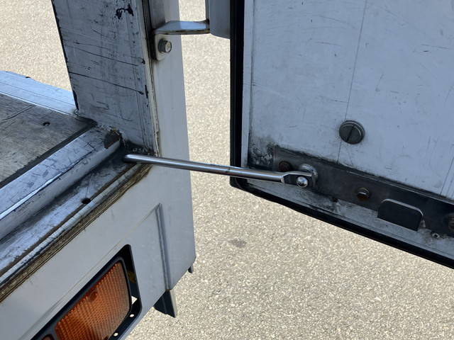 三菱ふそうファイターアルミウイング中型（4t）[写真09]