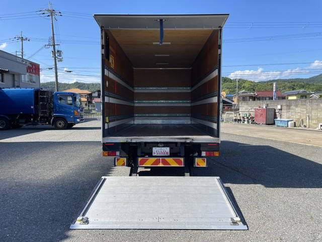 三菱ふそうキャンターアルミバン小型（2t・3t）[写真10]