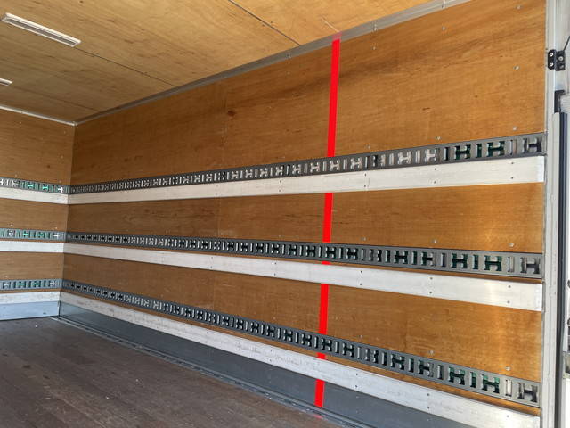 三菱ふそうキャンターアルミバン小型（2t・3t）[写真14]