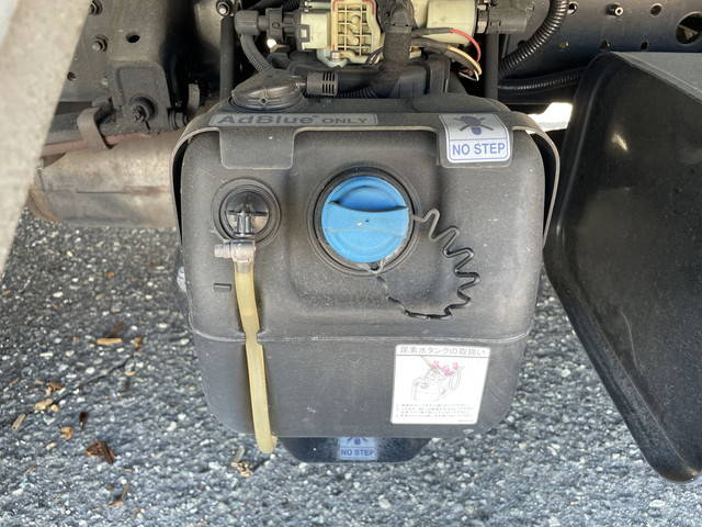 三菱ふそうキャンターアルミバン小型（2t・3t）[写真25]