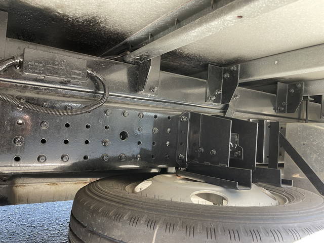 三菱ふそうキャンターアルミバン小型（2t・3t）[写真27]