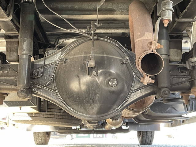 三菱ふそうキャンターアルミバン小型（2t・3t）[写真28]