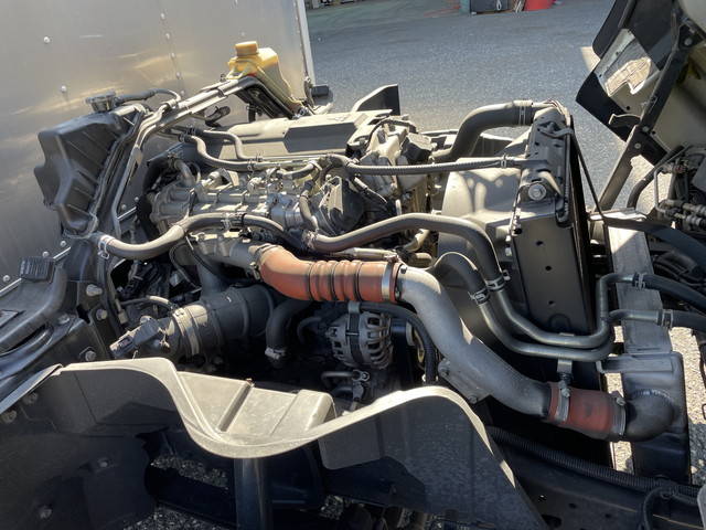 三菱ふそうキャンターアルミバン小型（2t・3t）[写真30]