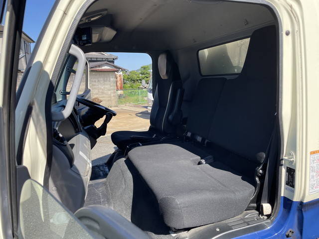 三菱ふそうキャンターアルミバン小型（2t・3t）[写真33]