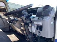 三菱ふそうキャンターアルミバン小型（2t・3t）[写真36]