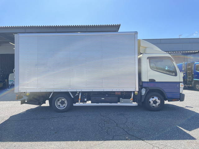 三菱ふそうキャンターアルミバン小型（2t・3t）[写真06]