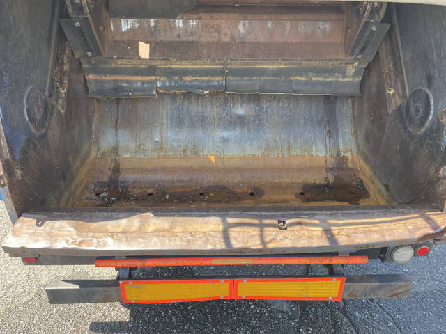 日野レンジャーパッカー車（塵芥車）中型（4t）[写真15]