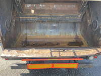 日野レンジャーパッカー車（塵芥車）中型（4t）[写真16]