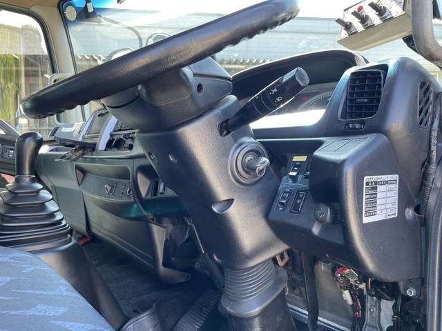 日野レンジャーパッカー車（塵芥車）中型（4t）[写真34]