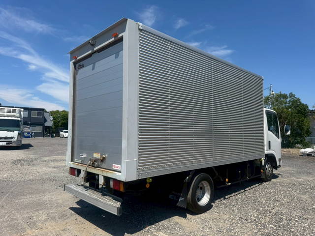 いすゞエルフアルミバン小型（2t・3t）[写真02]