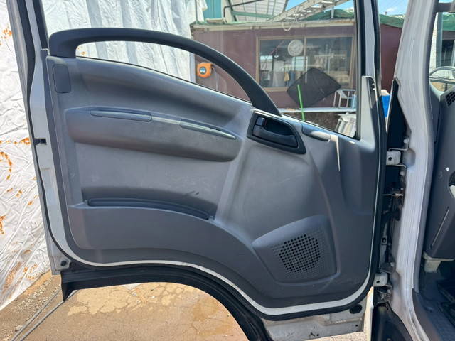 いすゞエルフアルミバン小型（2t・3t）[写真27]