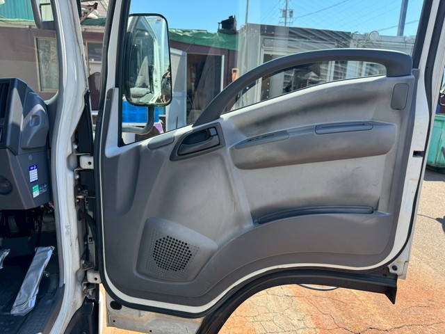 いすゞエルフアルミバン小型（2t・3t）[写真28]