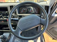 いすゞエルフアルミバン小型（2t・3t）[写真36]