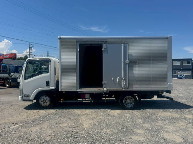 いすゞエルフアルミバン小型（2t・3t）[写真06]