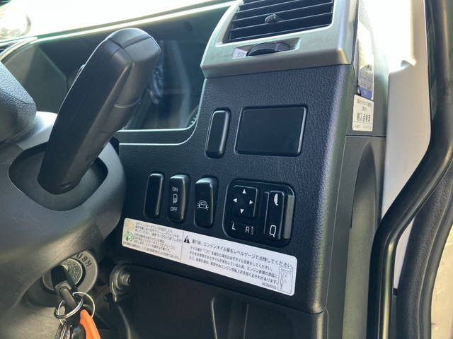 三菱ふそうファイターアルミブロック中型（4t）[写真34]