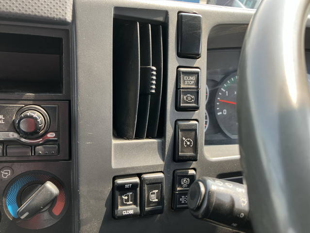 いすゞフォワードクレーン3段増トン（6t・8t）[写真38]