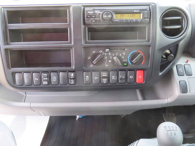 日野デュトロセルフクレーン4段小型（2t・3t）[写真17]