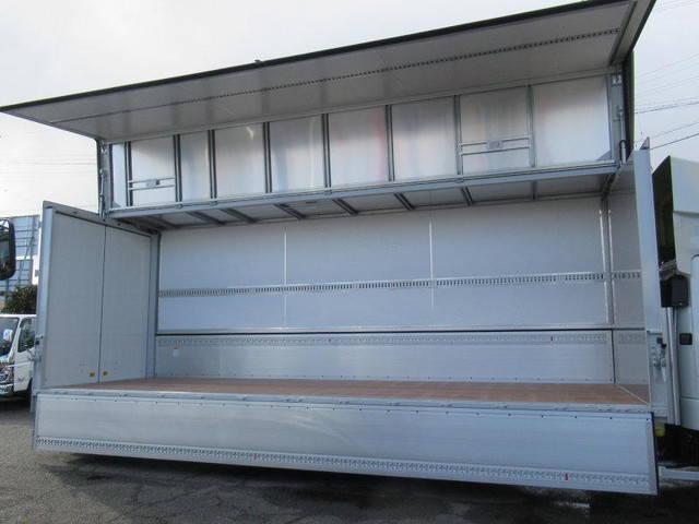 三菱ふそうファイターアルミウイング中型（4t）[写真12]