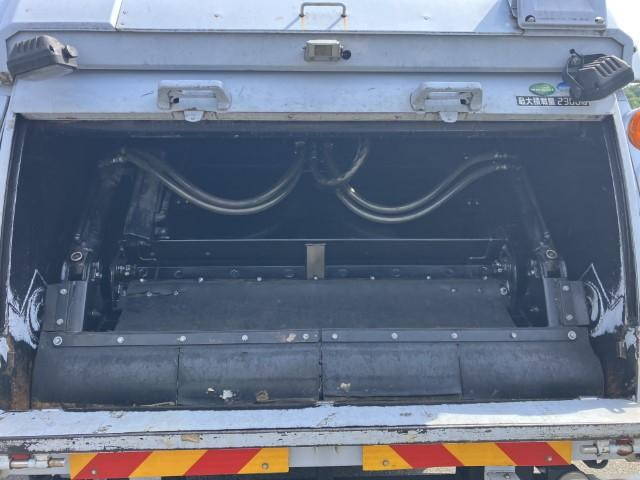 三菱ふそうキャンターパッカー車（塵芥車）小型（2t・3t）[写真13]