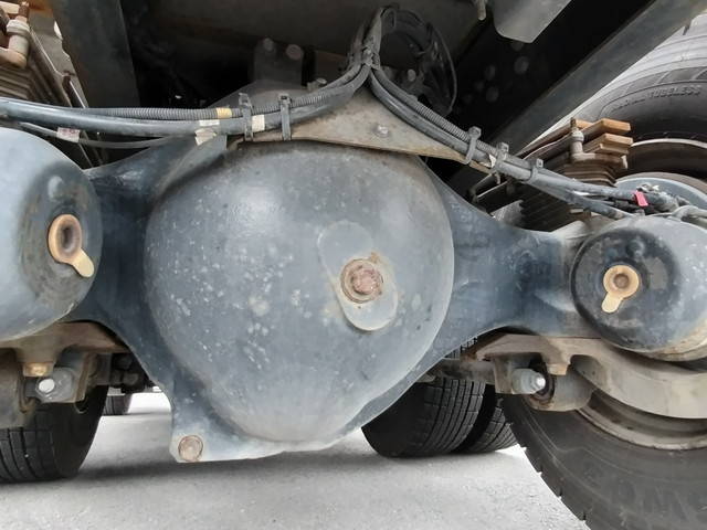 日野プロフィアトレーラーヘッド（トラクターヘッド）大型（10t）[写真16]