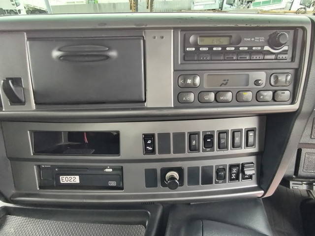 日野プロフィアトレーラーヘッド（トラクターヘッド）大型（10t）[写真24]