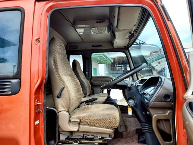 いすゞフォワードセーフティローダー増トン（6t・8t）[写真13]