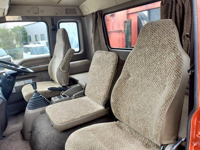 いすゞフォワードセーフティローダー増トン（6t・8t）[写真16]