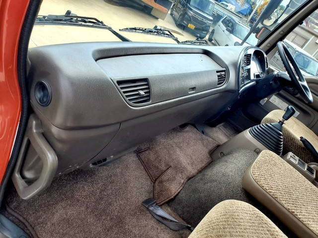 いすゞフォワードセーフティローダー増トン（6t・8t）[写真17]